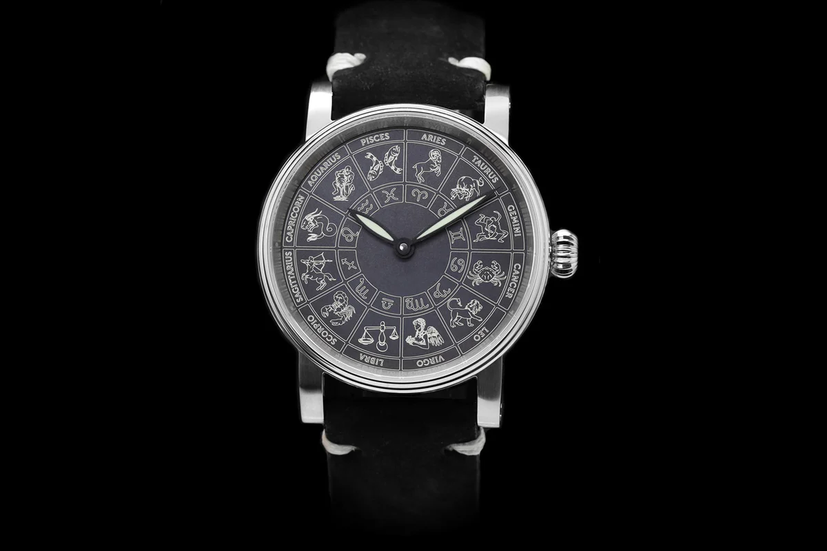 Schaumburg Watch Zodiac in Frontansicht