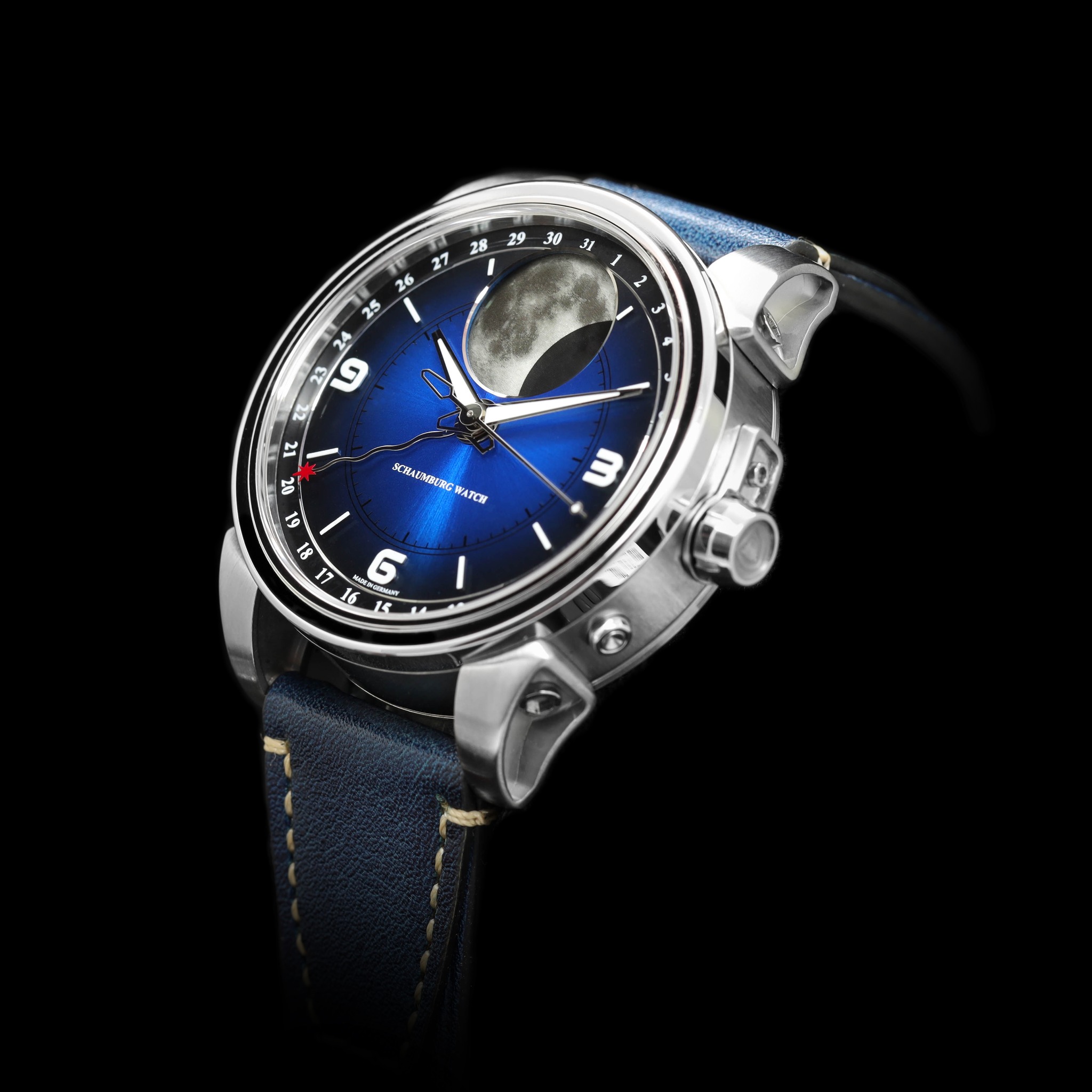 Seitliche Perspektive der Schaumburg Watch MooN Perpetual Parallax I in Blau